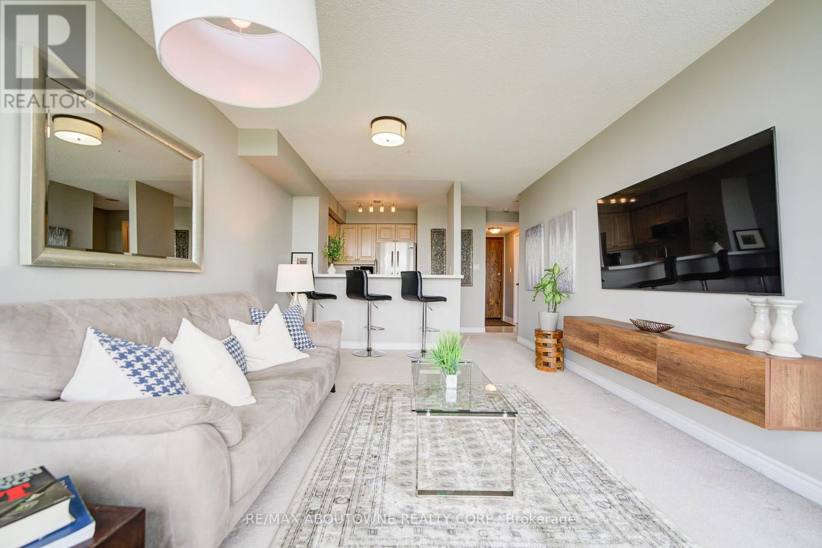 1008 - 1276 MAPLE CROSSING BOULEVARD Image 16