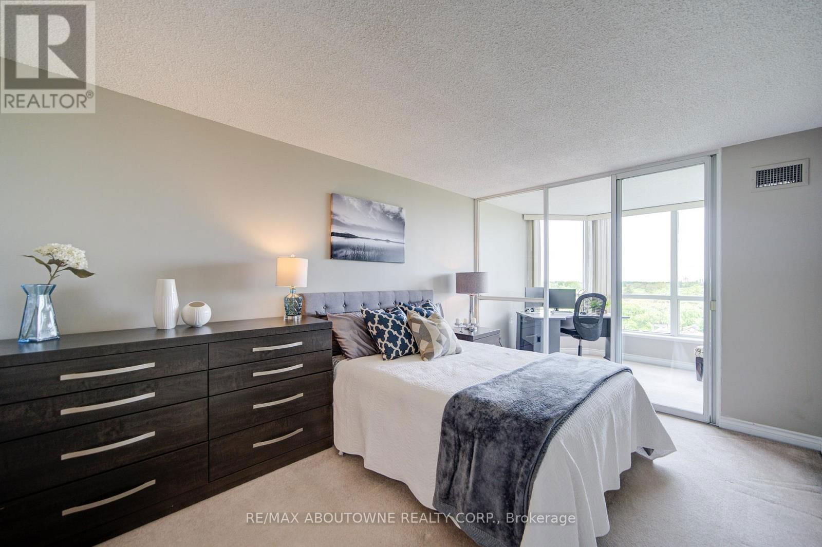 1008 - 1276 MAPLE CROSSING BOULEVARD Image 27