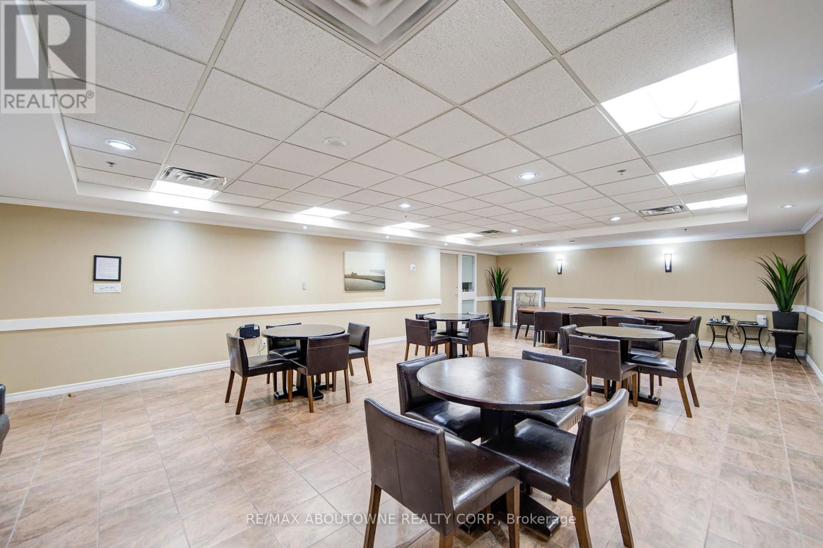 1008 - 1276 MAPLE CROSSING BOULEVARD Image 37