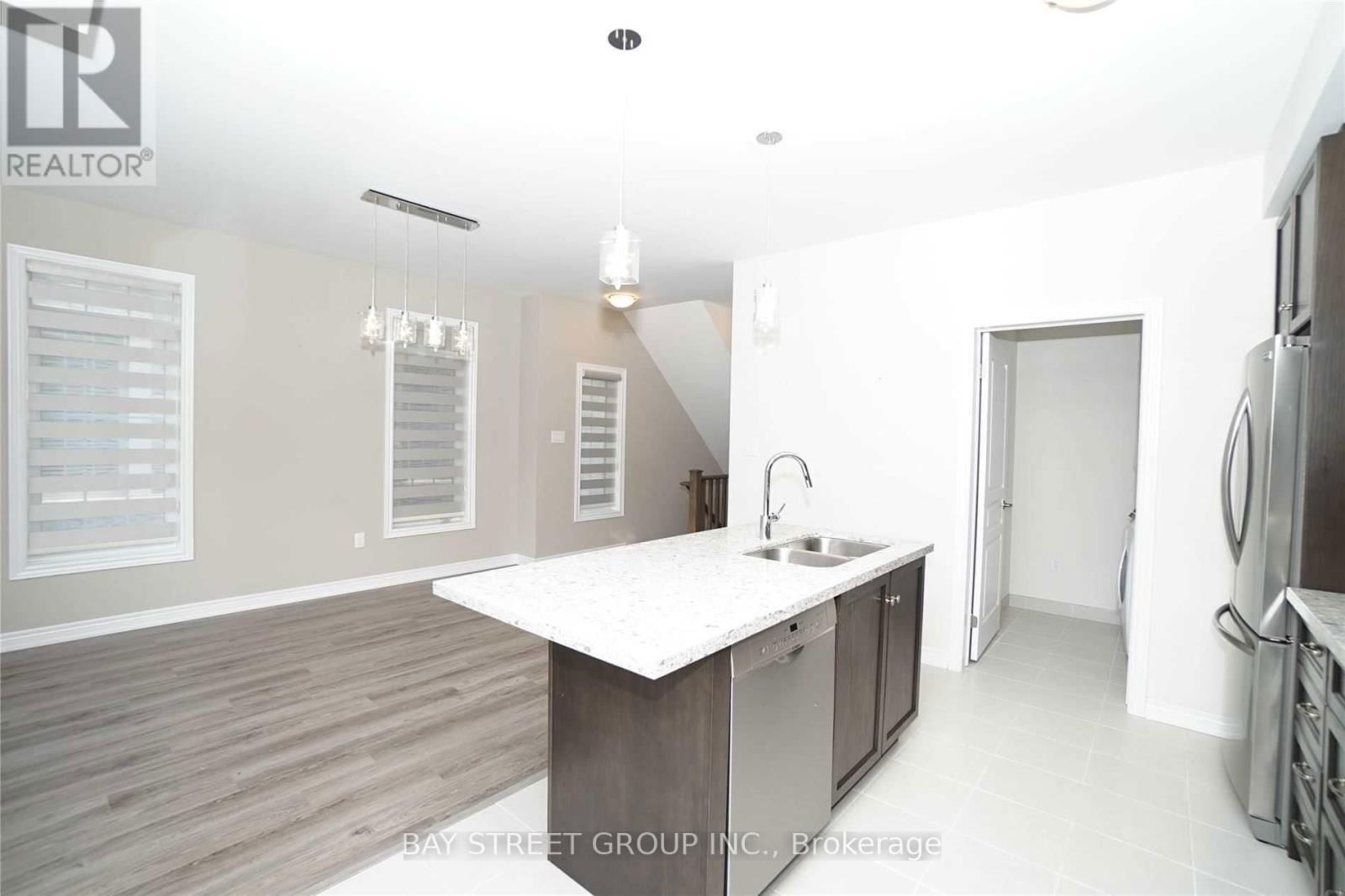 14 - 3026 POSTRIDGE DRIVE Image 11