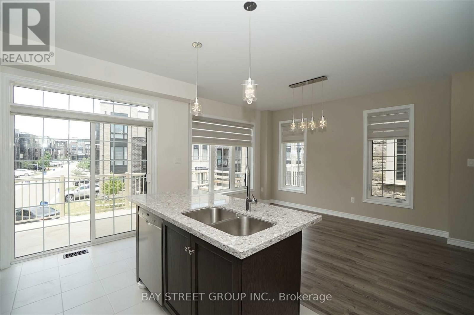 14 - 3026 POSTRIDGE DRIVE Image 12