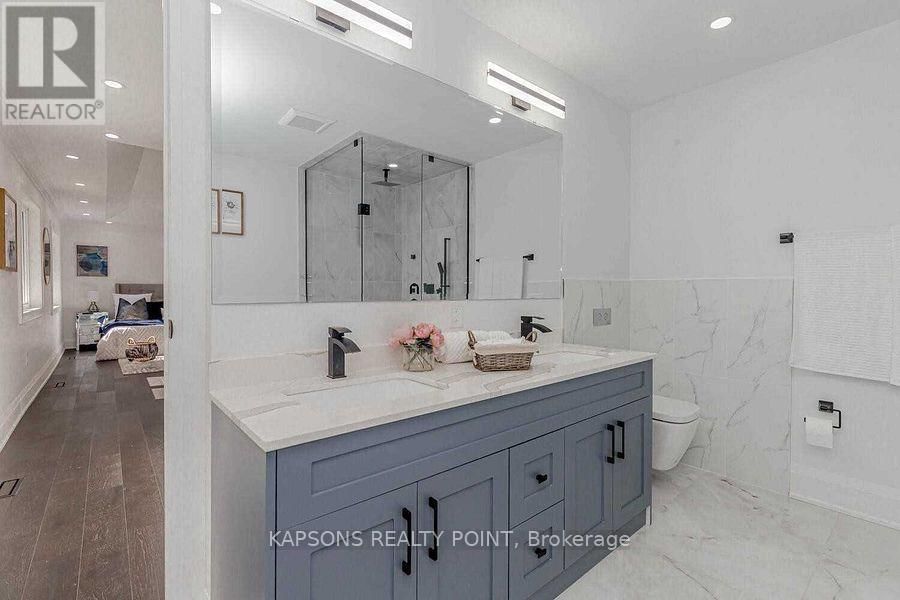 137 MCMURCHY AVENUE SOUTH Image 17