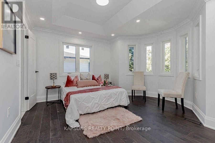 137 MCMURCHY AVENUE SOUTH Image 22