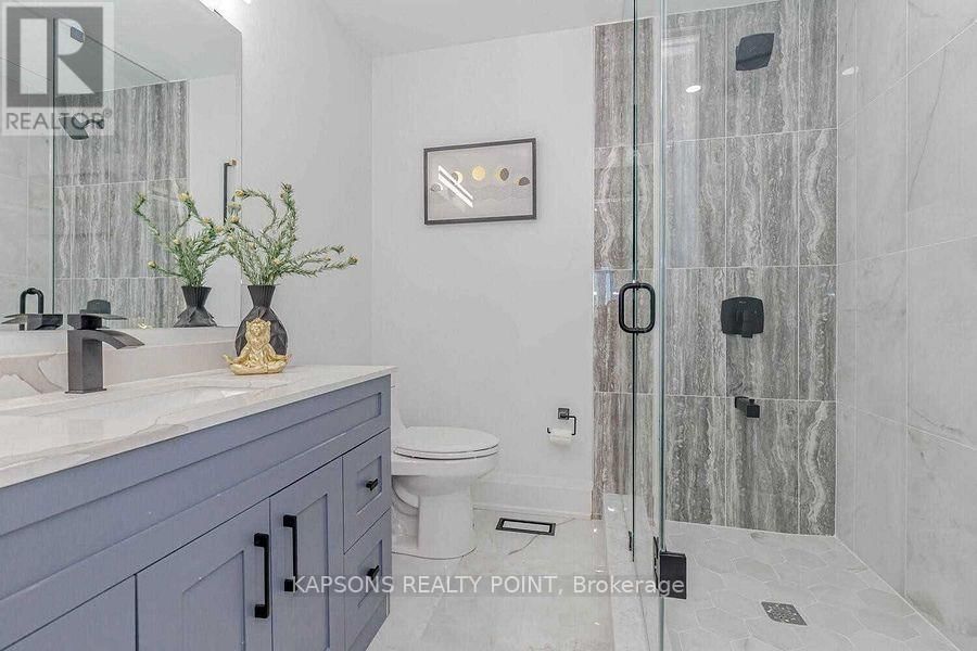 137 MCMURCHY AVENUE SOUTH Image 28