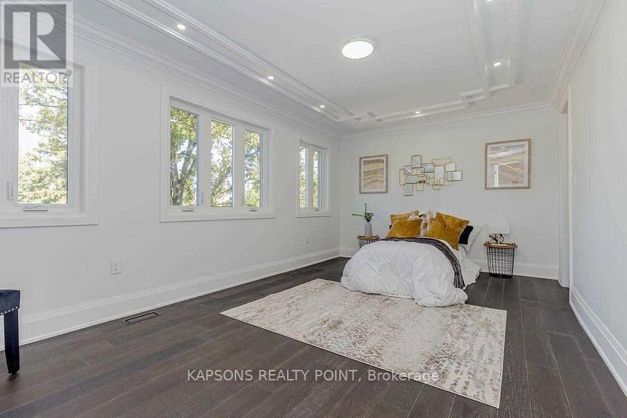 137 MCMURCHY AVENUE SOUTH Image 29