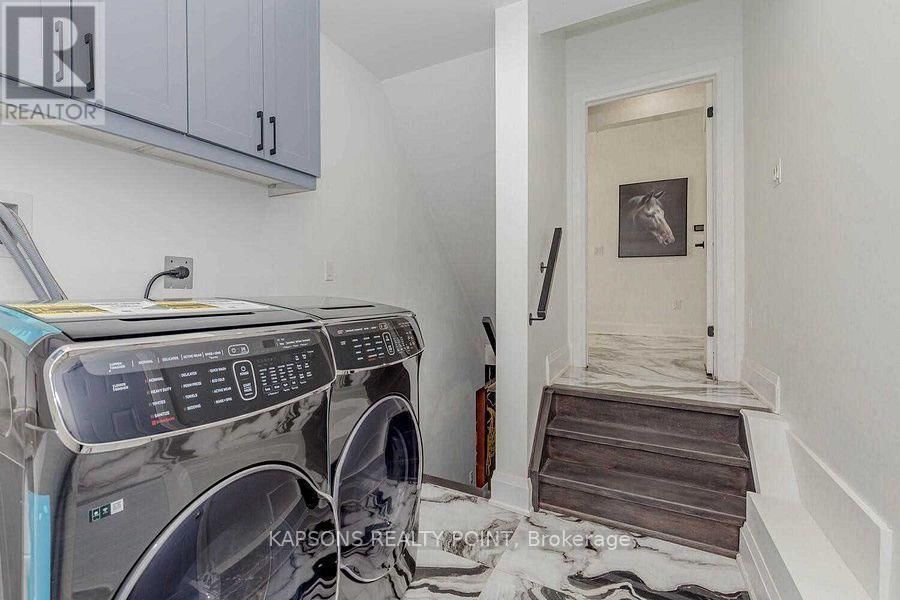 137 MCMURCHY AVENUE SOUTH Image 30