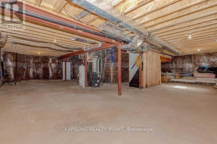 137 MCMURCHY AVENUE SOUTH Image 31