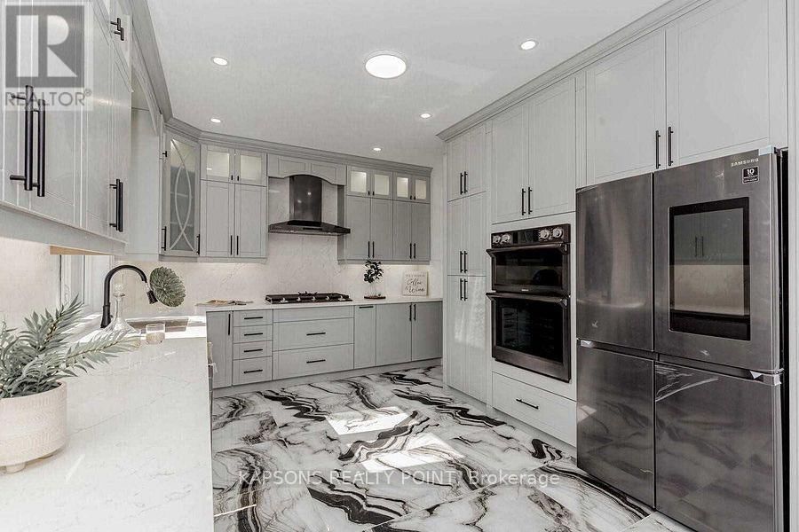 137 MCMURCHY AVENUE SOUTH Image 6