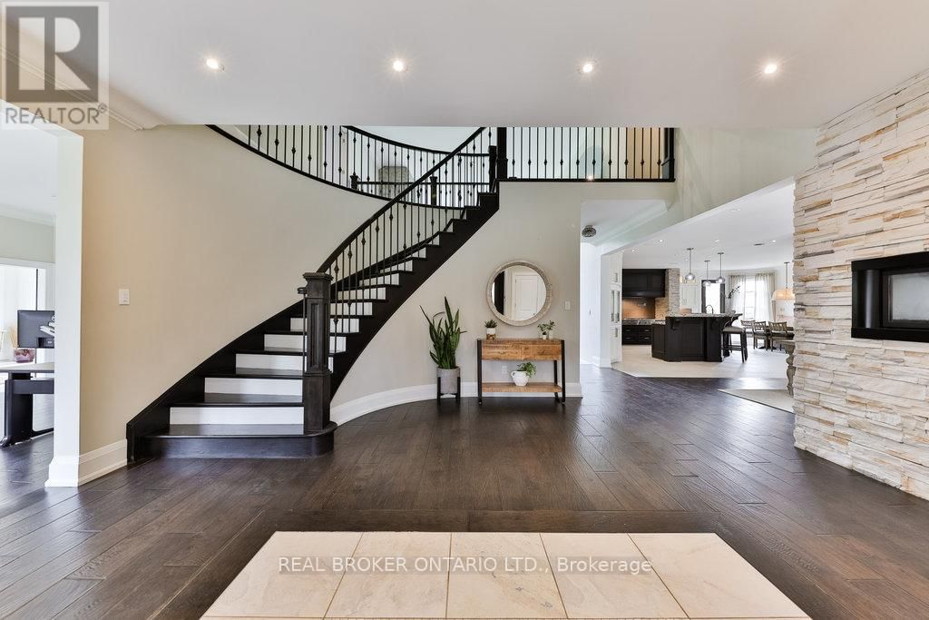 13701 4TH LINE Image 9