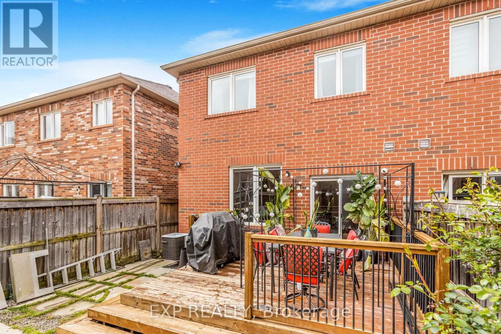 768 DOW LANDING STREET Image 31