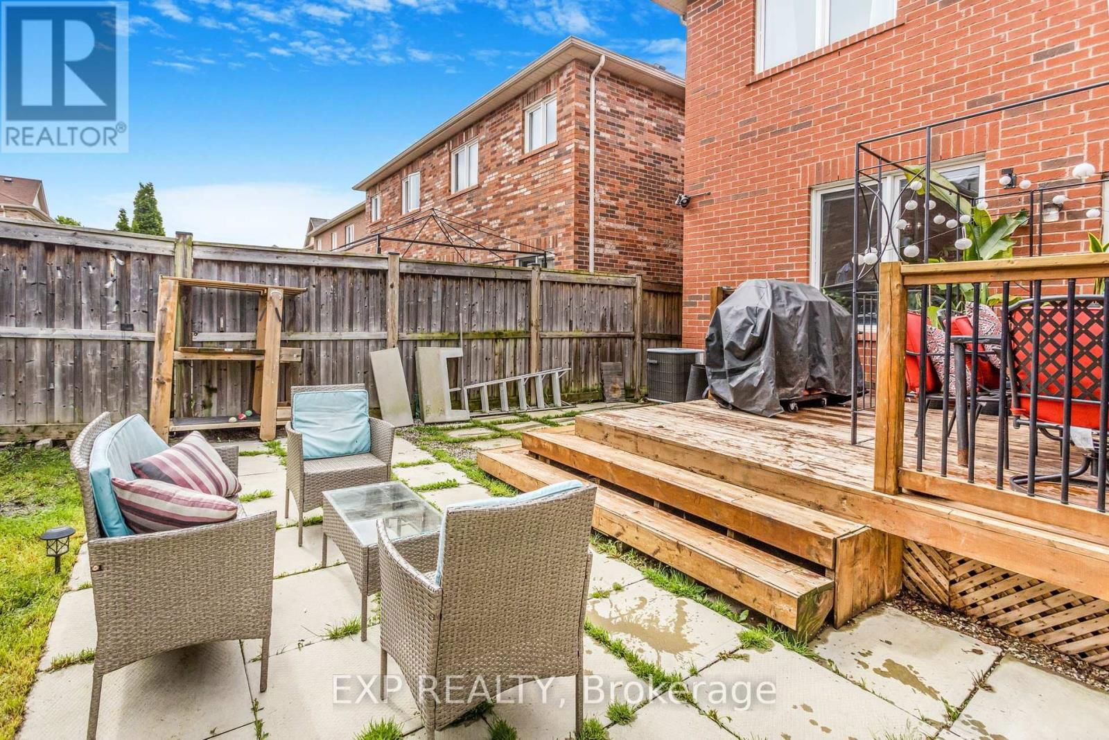 768 DOW LANDING STREET Image 32
