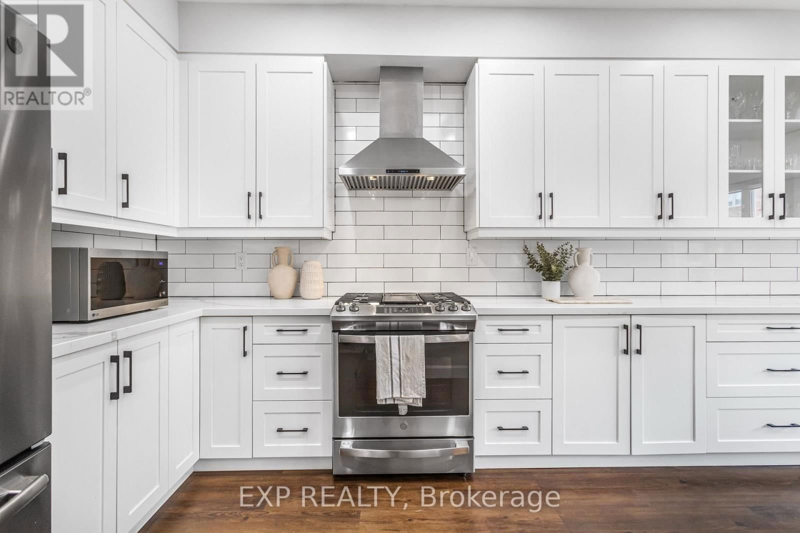768 DOW LANDING STREET Image 9