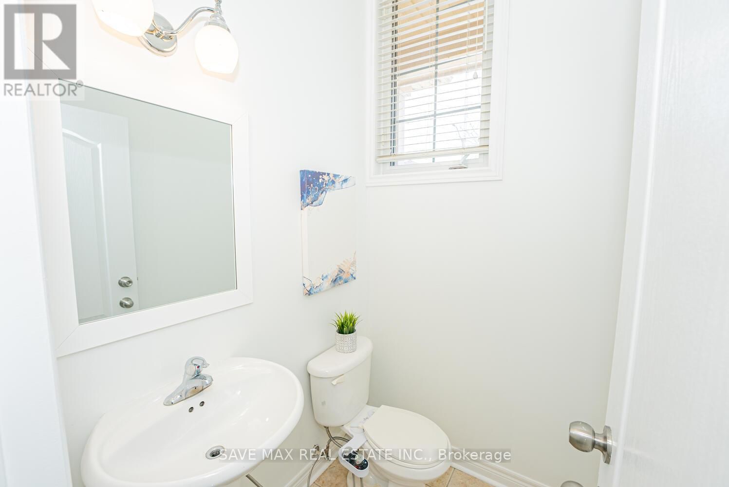 46 LOCKBURN CRESCENT Image 12