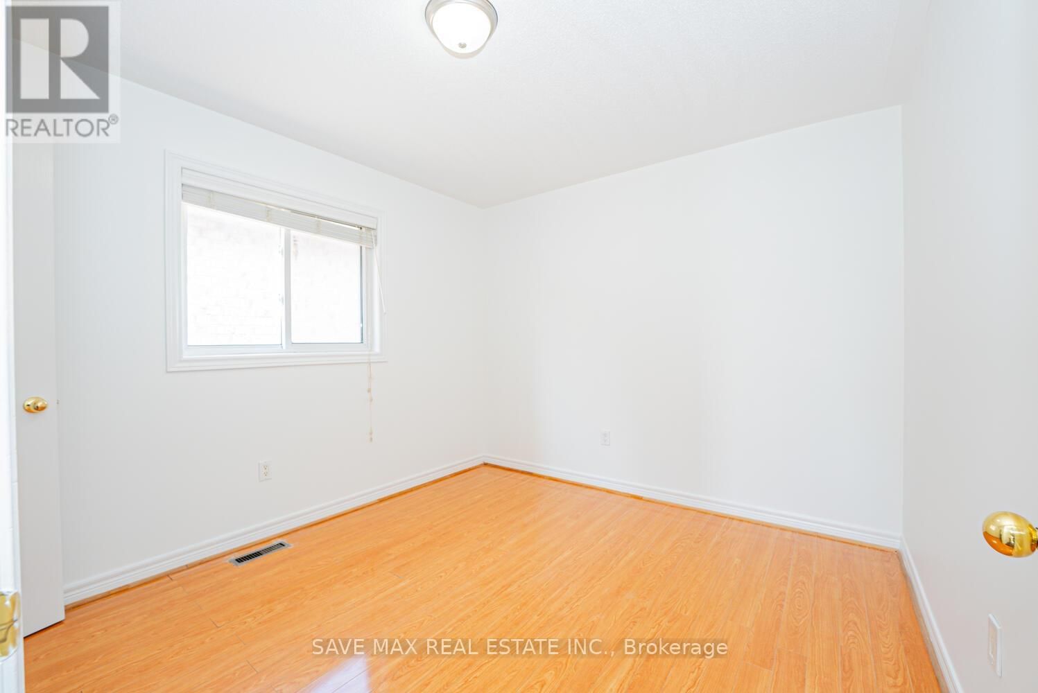 46 LOCKBURN CRESCENT Image 21