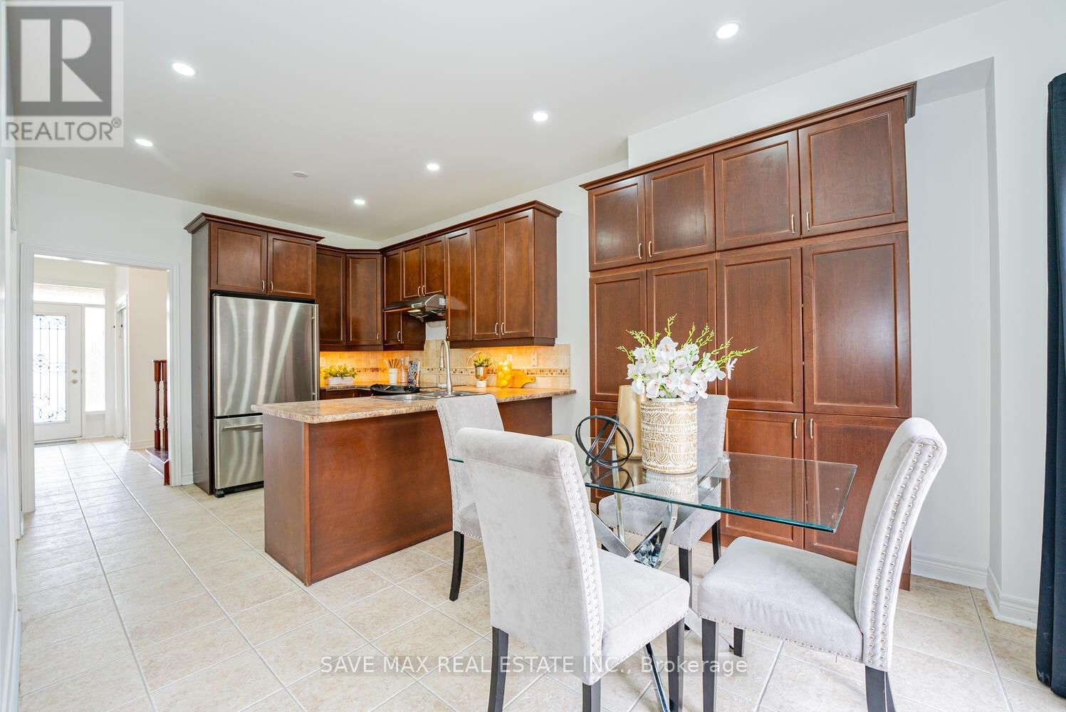 46 LOCKBURN CRESCENT Image 5