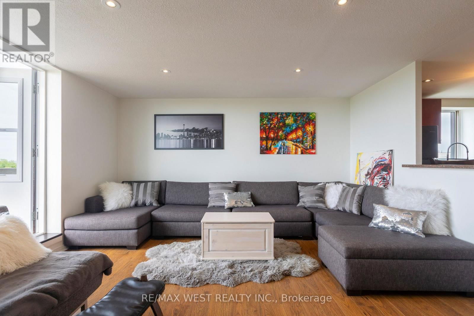 706 - 6720 GLEN ERIN DRIVE Image 17