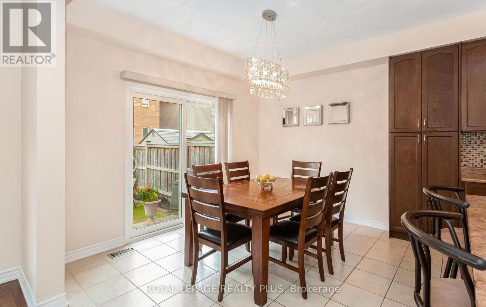 17 DADEN OAKS DRIVE Image 10