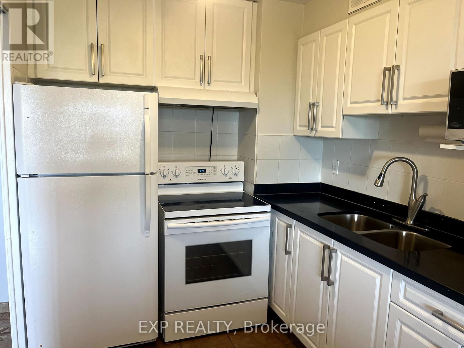 802 - 455 SENTINEL ROAD Image 13