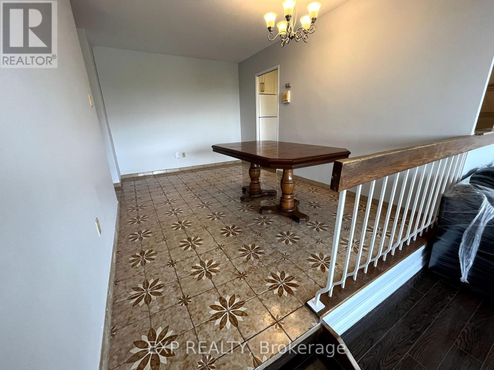 802 - 455 SENTINEL ROAD Image 6
