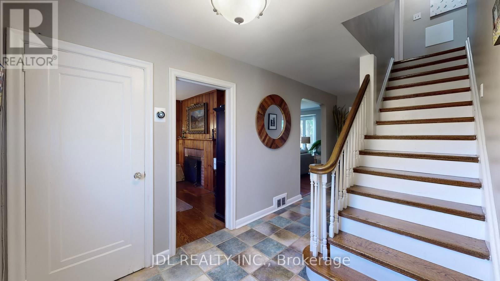 330 POPLAR DRIVE Image 12