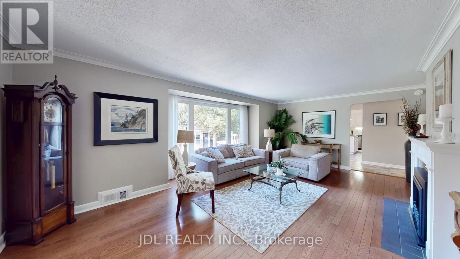 330 POPLAR DRIVE Image 2