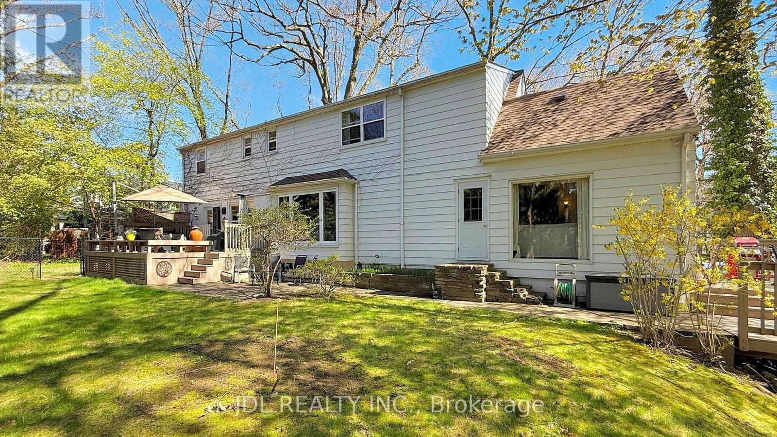 330 POPLAR DRIVE Image 25