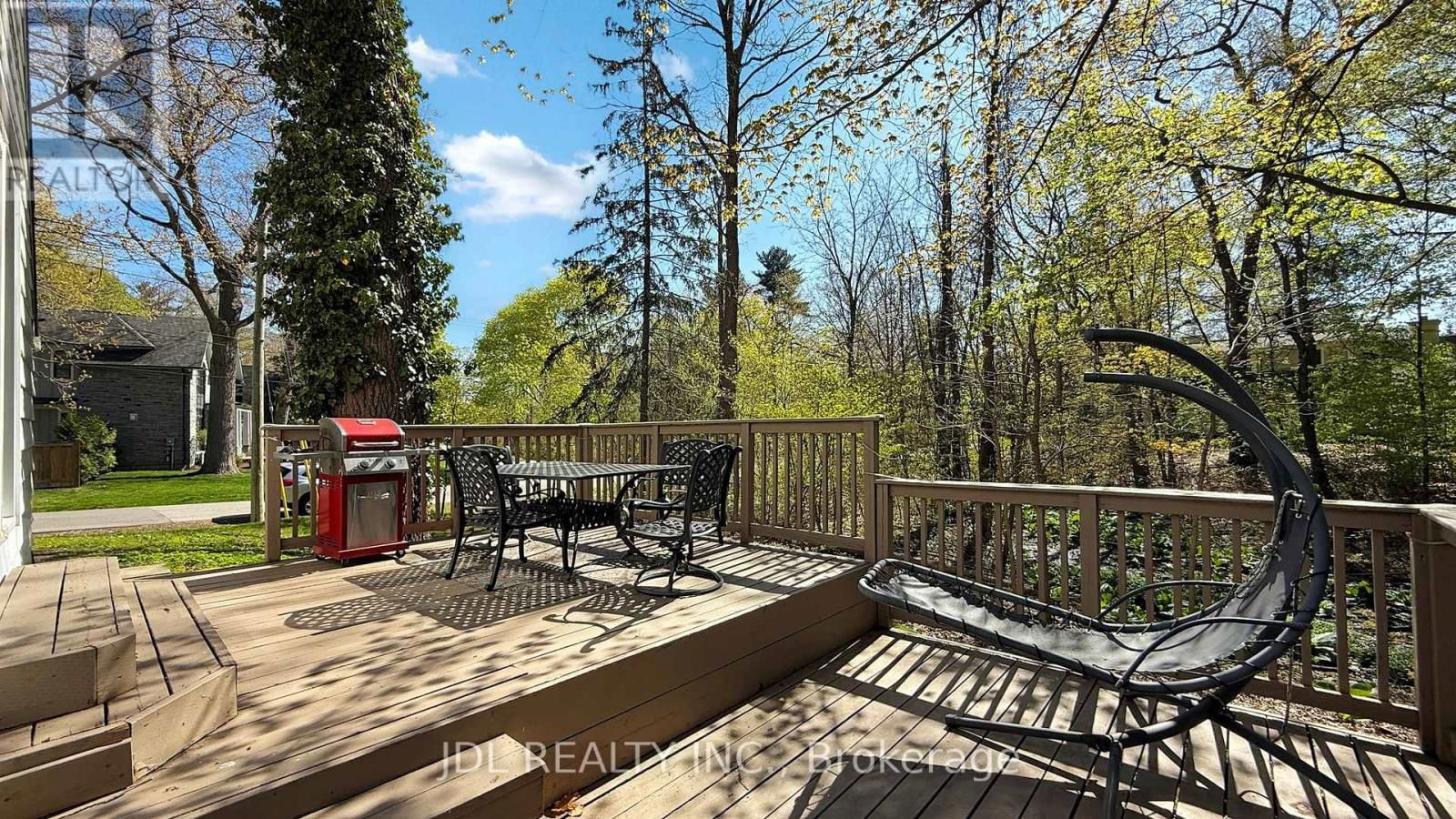 330 POPLAR DRIVE Image 27