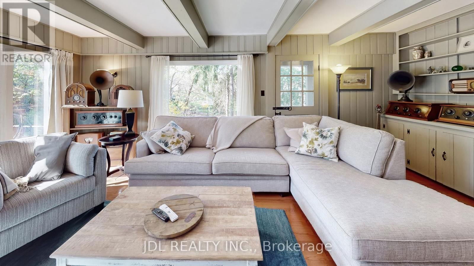 330 POPLAR DRIVE Image 4