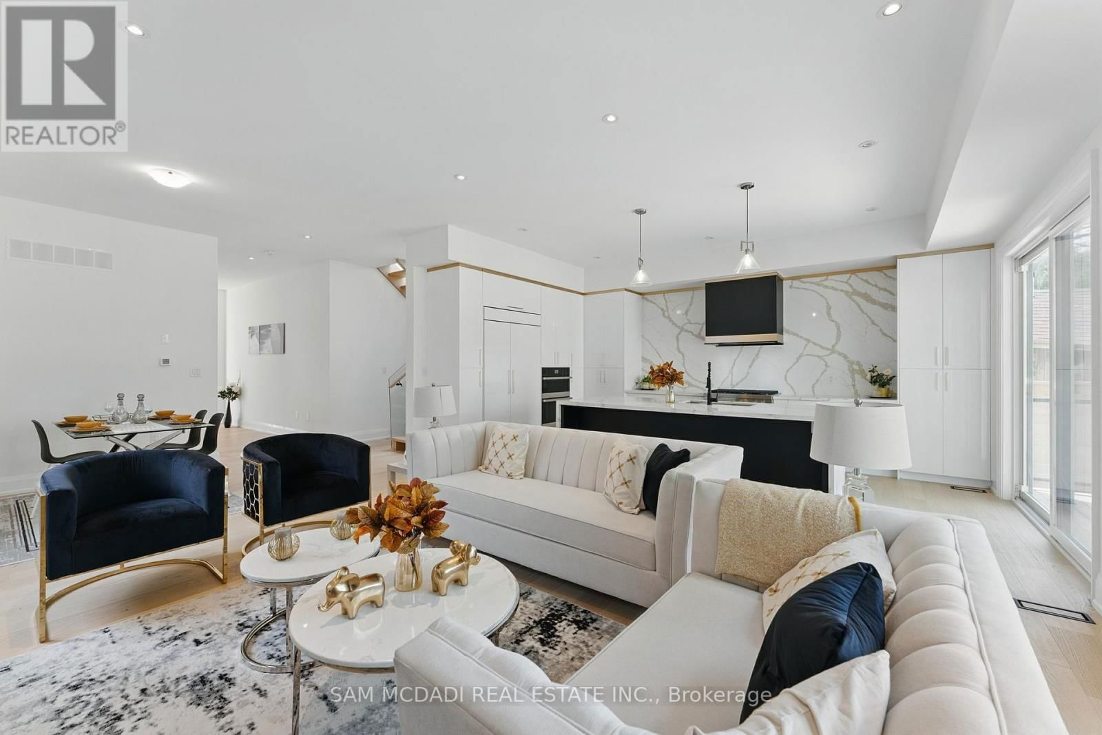 1037 MEREDITH AVENUE Image 10