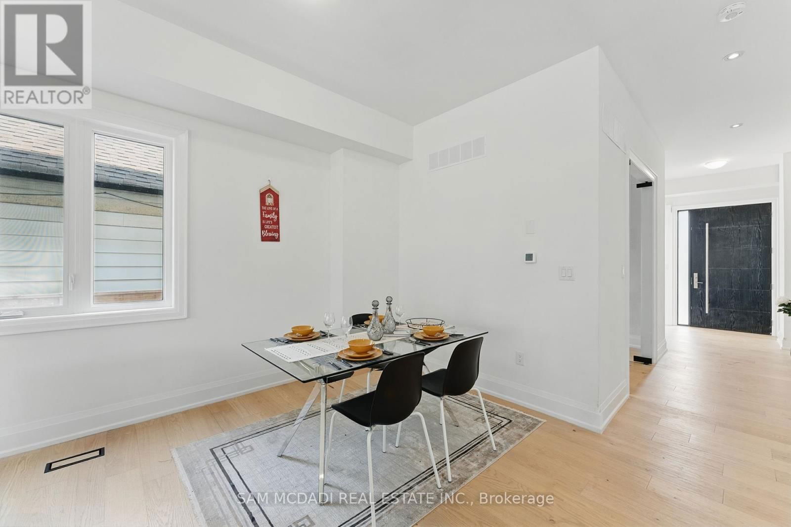 1037 MEREDITH AVENUE Image 16