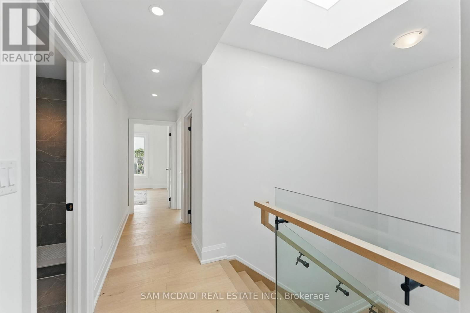 1037 MEREDITH AVENUE Image 18