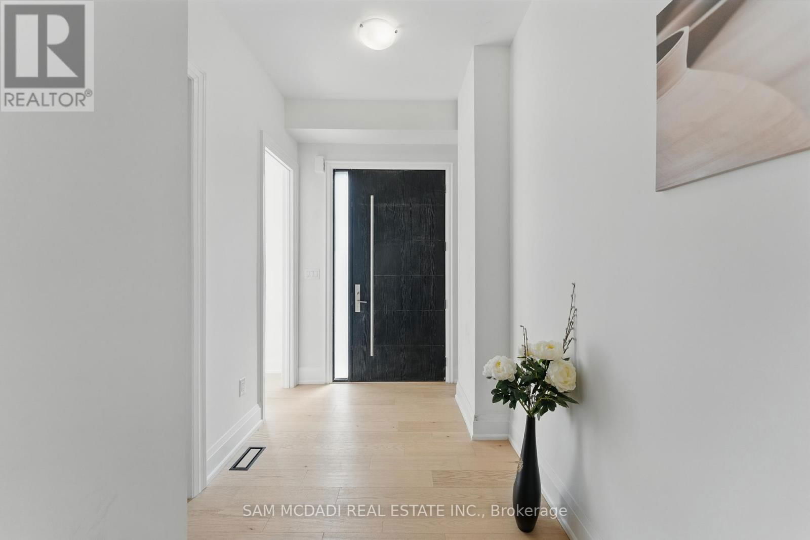 1037 MEREDITH AVENUE Image 2