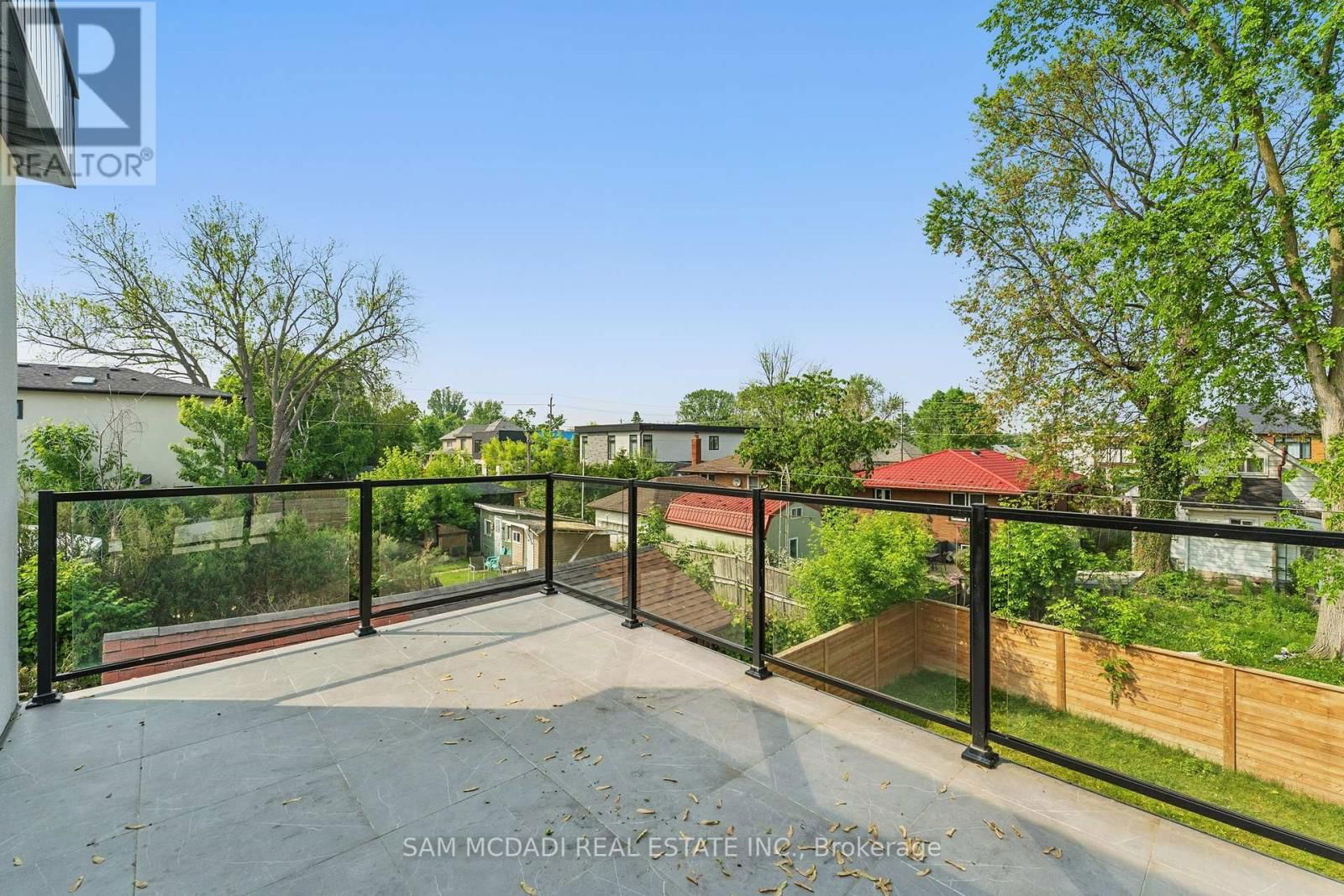 1037 MEREDITH AVENUE Image 22
