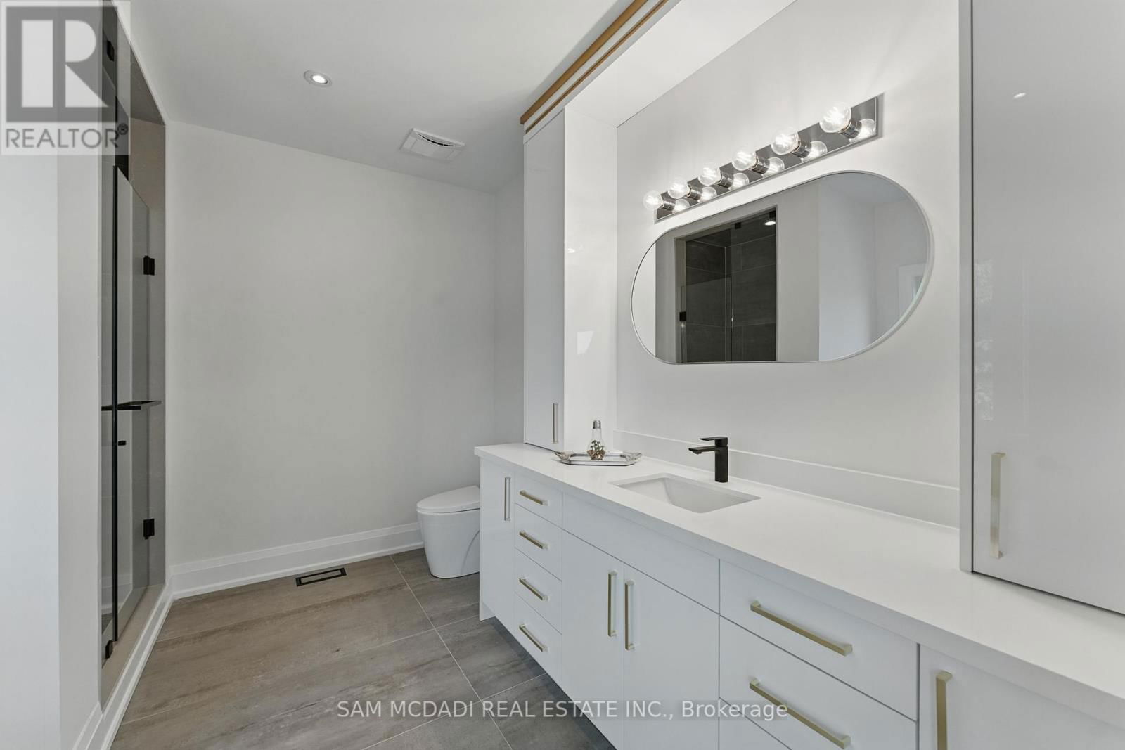1037 MEREDITH AVENUE Image 23