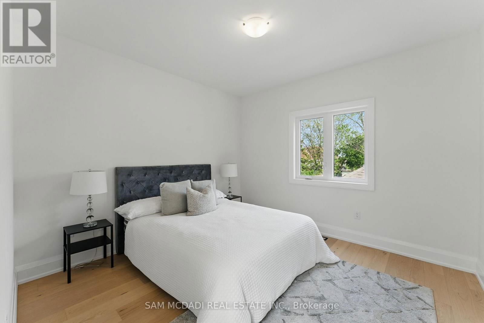 1037 MEREDITH AVENUE Image 25