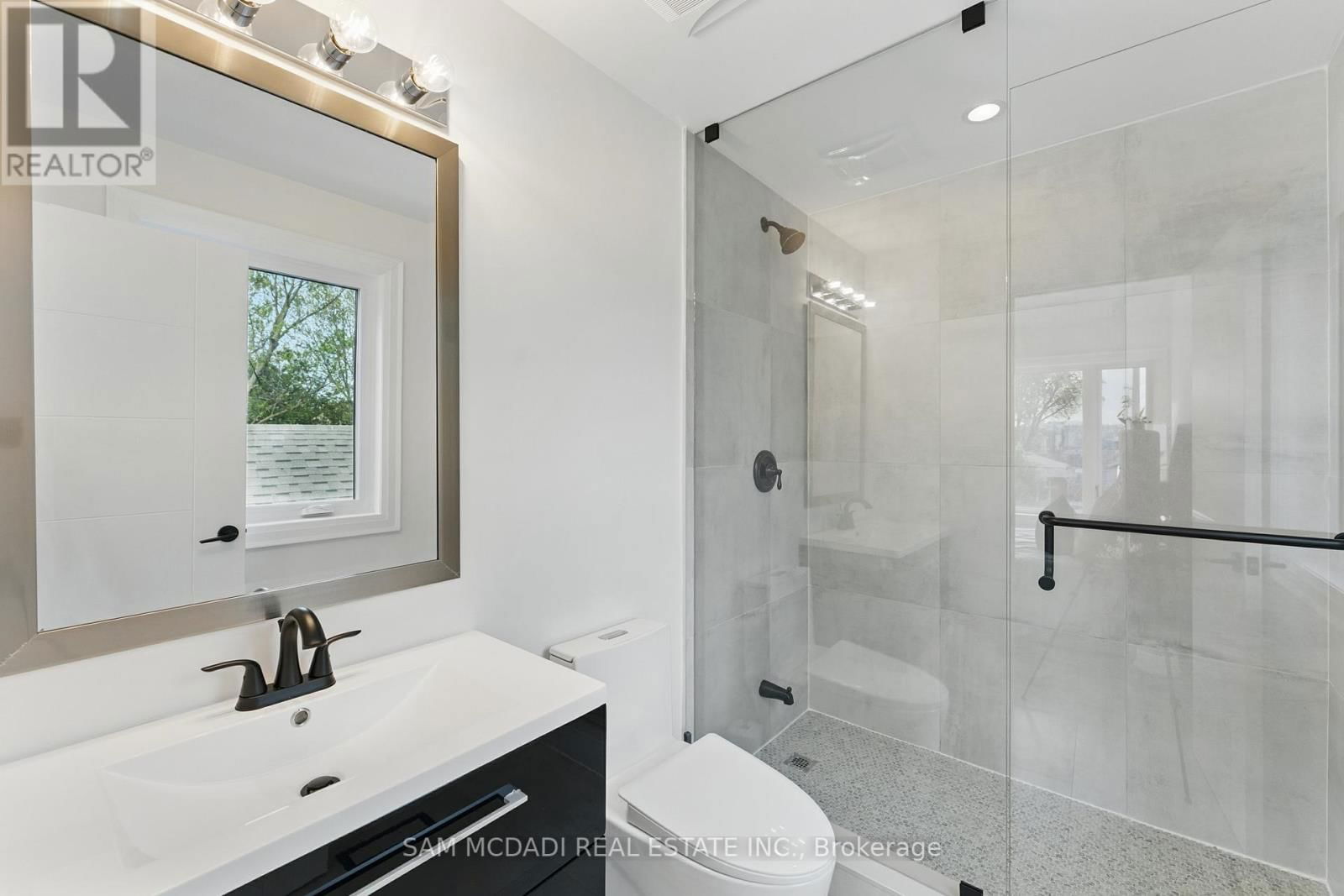 1037 MEREDITH AVENUE Image 30