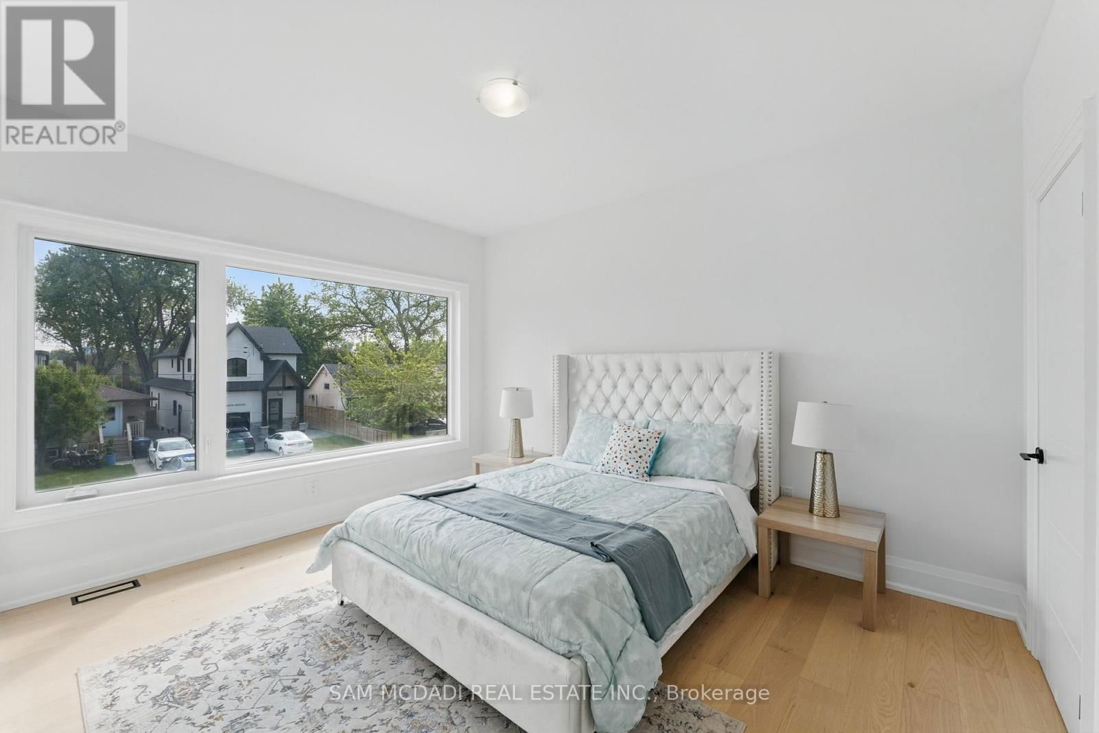 1037 MEREDITH AVENUE Image 31