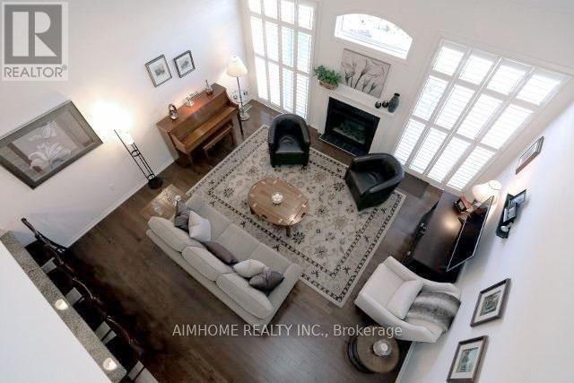 4198 FULLER CRESCENT Image 12