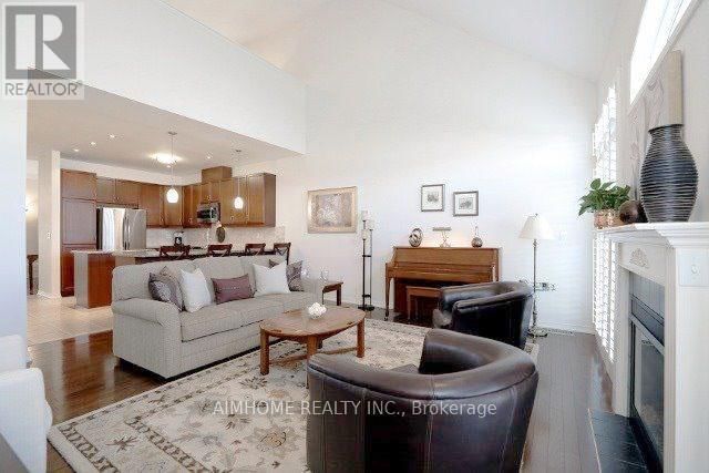 4198 FULLER CRESCENT Image 13