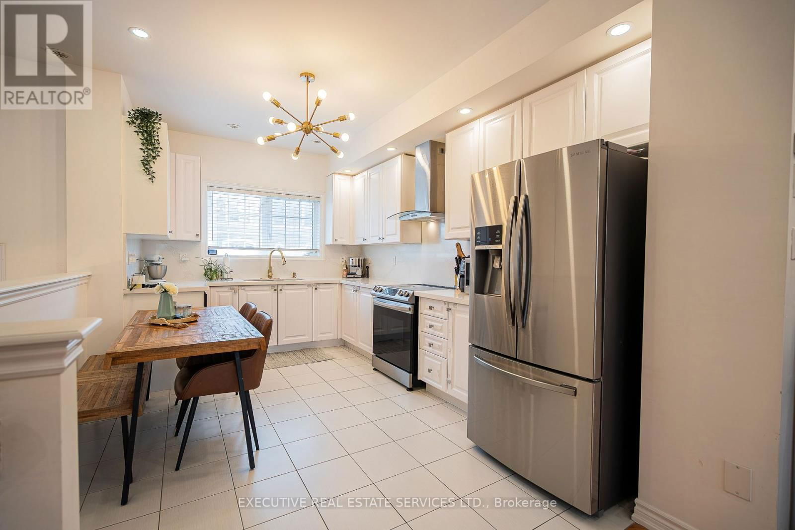 6 ABERCOVE CLOSE Image 11