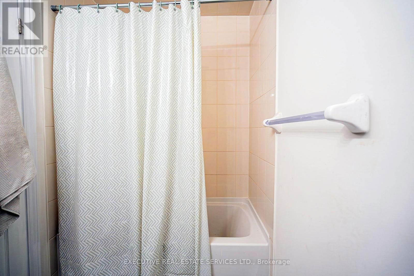 6 ABERCOVE CLOSE Image 30