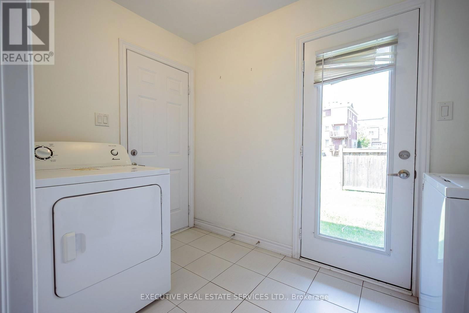 6 ABERCOVE CLOSE Image 34