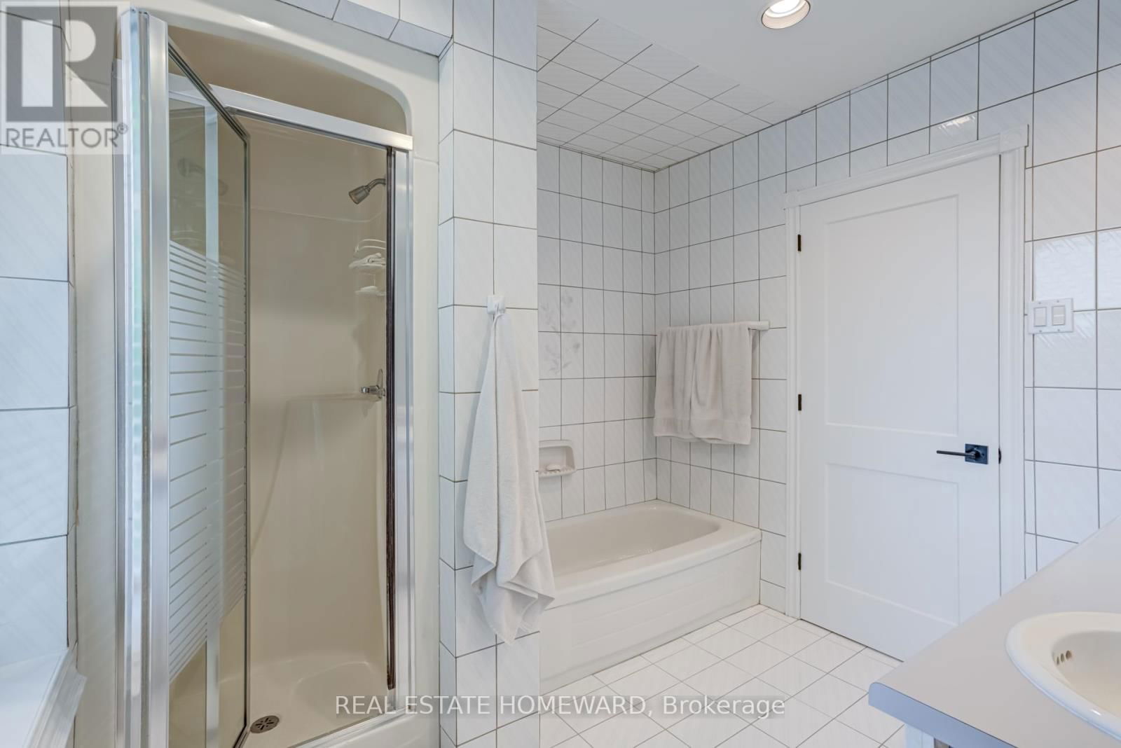 60 RAVENSBOURNE CRESCENT Image 25