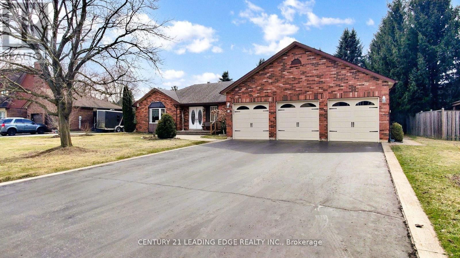 25 COLLEEN CRESCENT Image 3