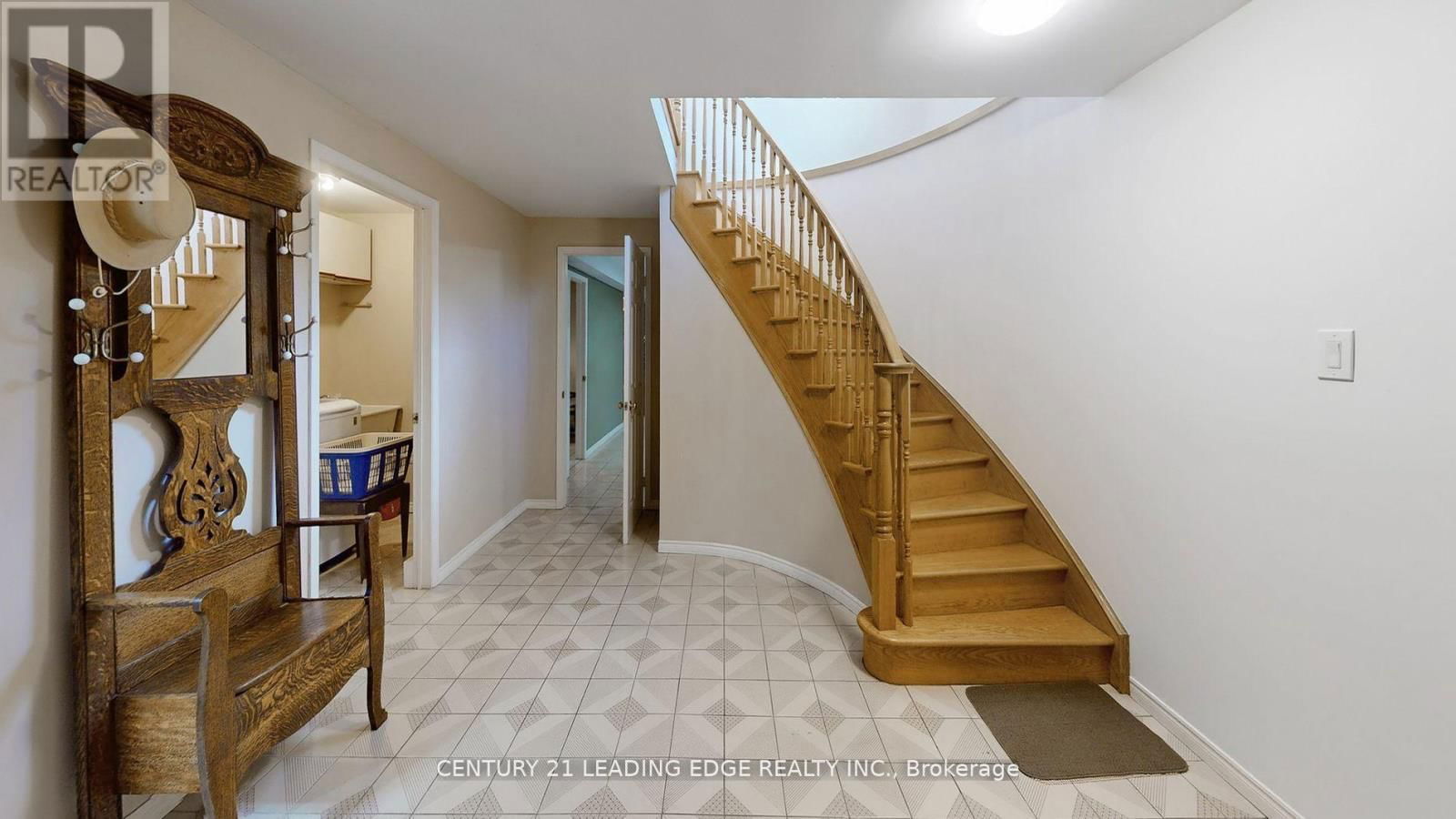 25 COLLEEN CRESCENT Image 35