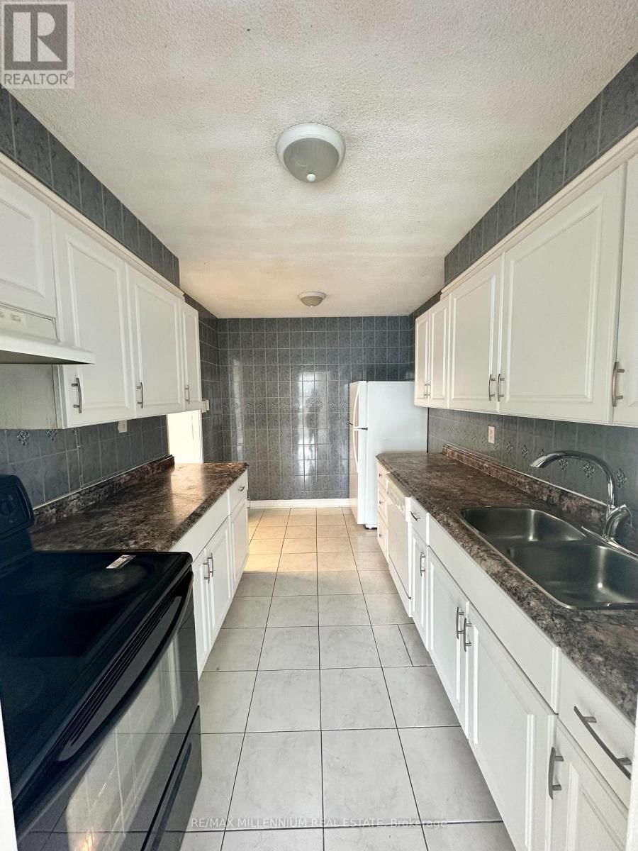 306 - 40 PANORAMA COURT SOUTH Image 3