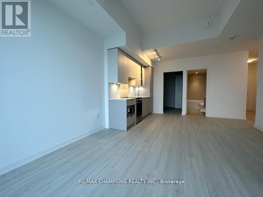 5905 - 3883 QUARTZ ROAD Image 11