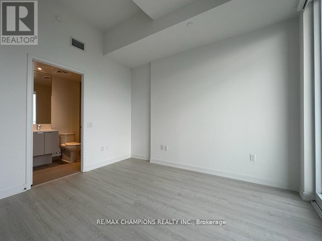 5905 - 3883 QUARTZ ROAD Image 15