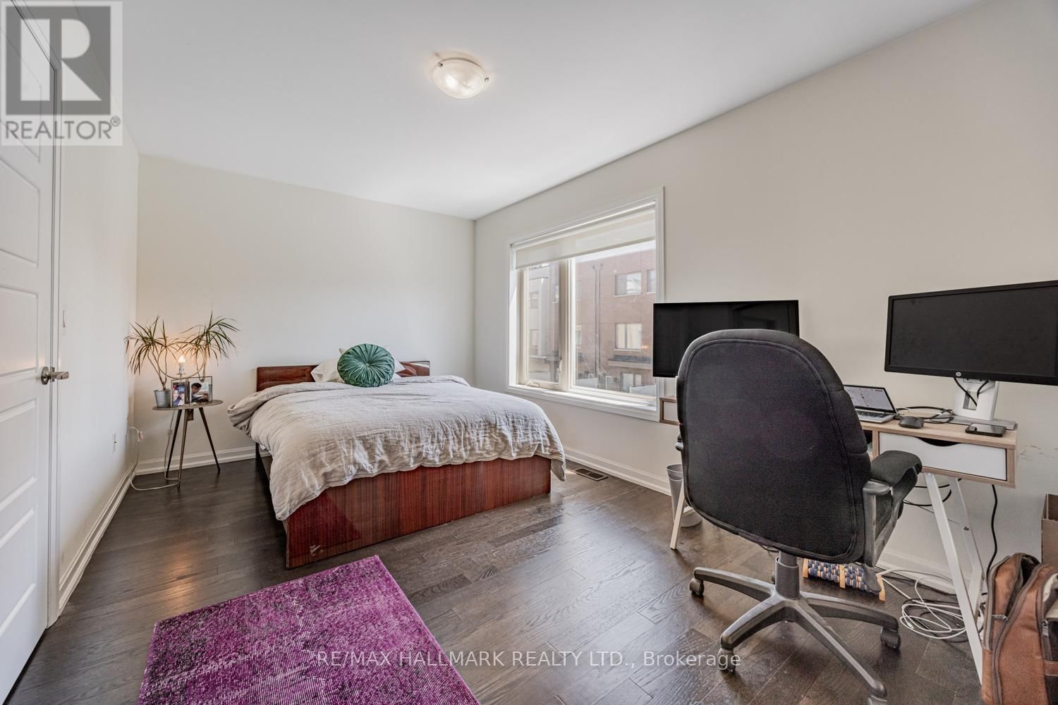 11 CAROLINE CARPENTER GROVE Image 18