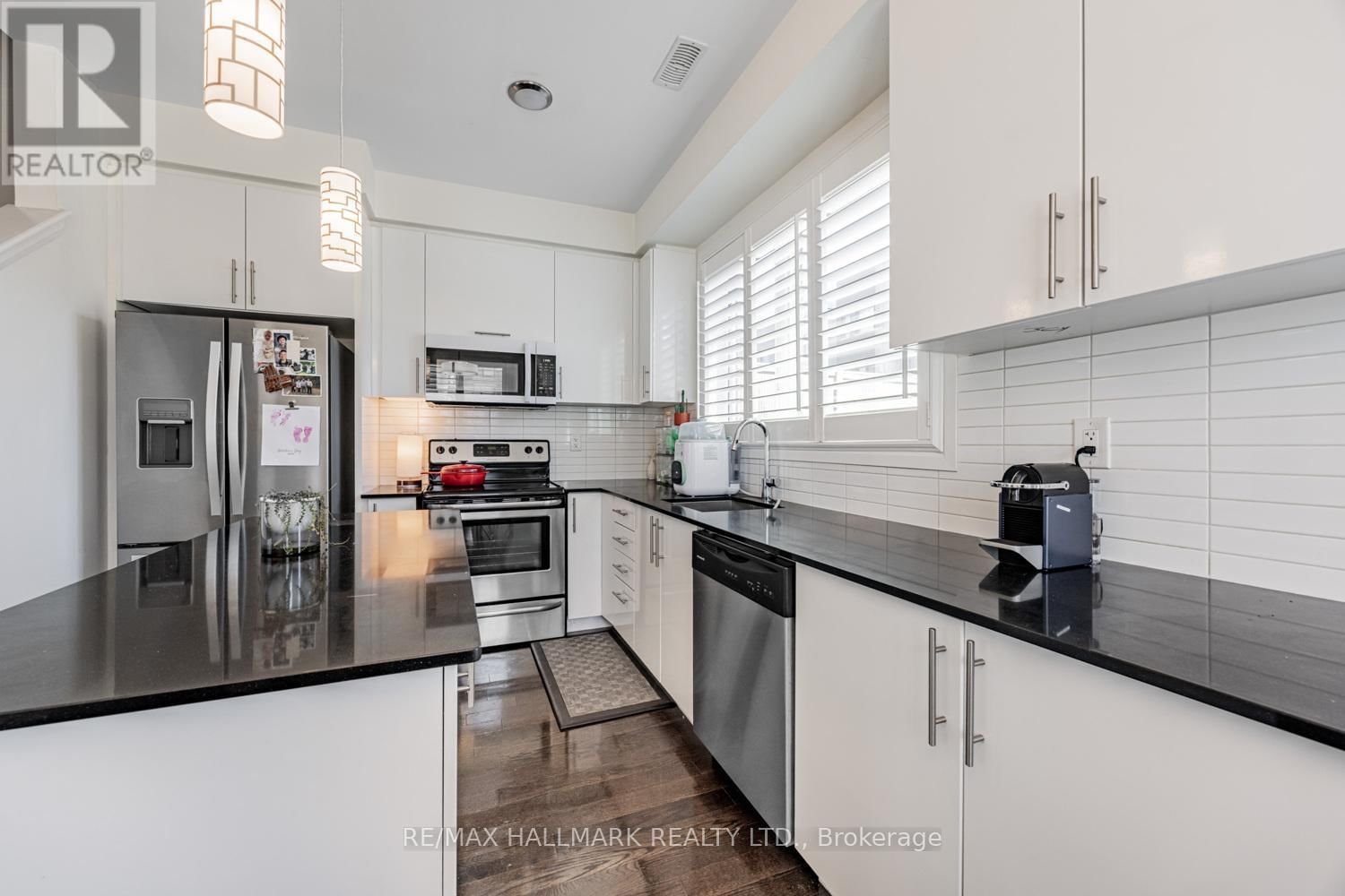 11 CAROLINE CARPENTER GROVE Image 8